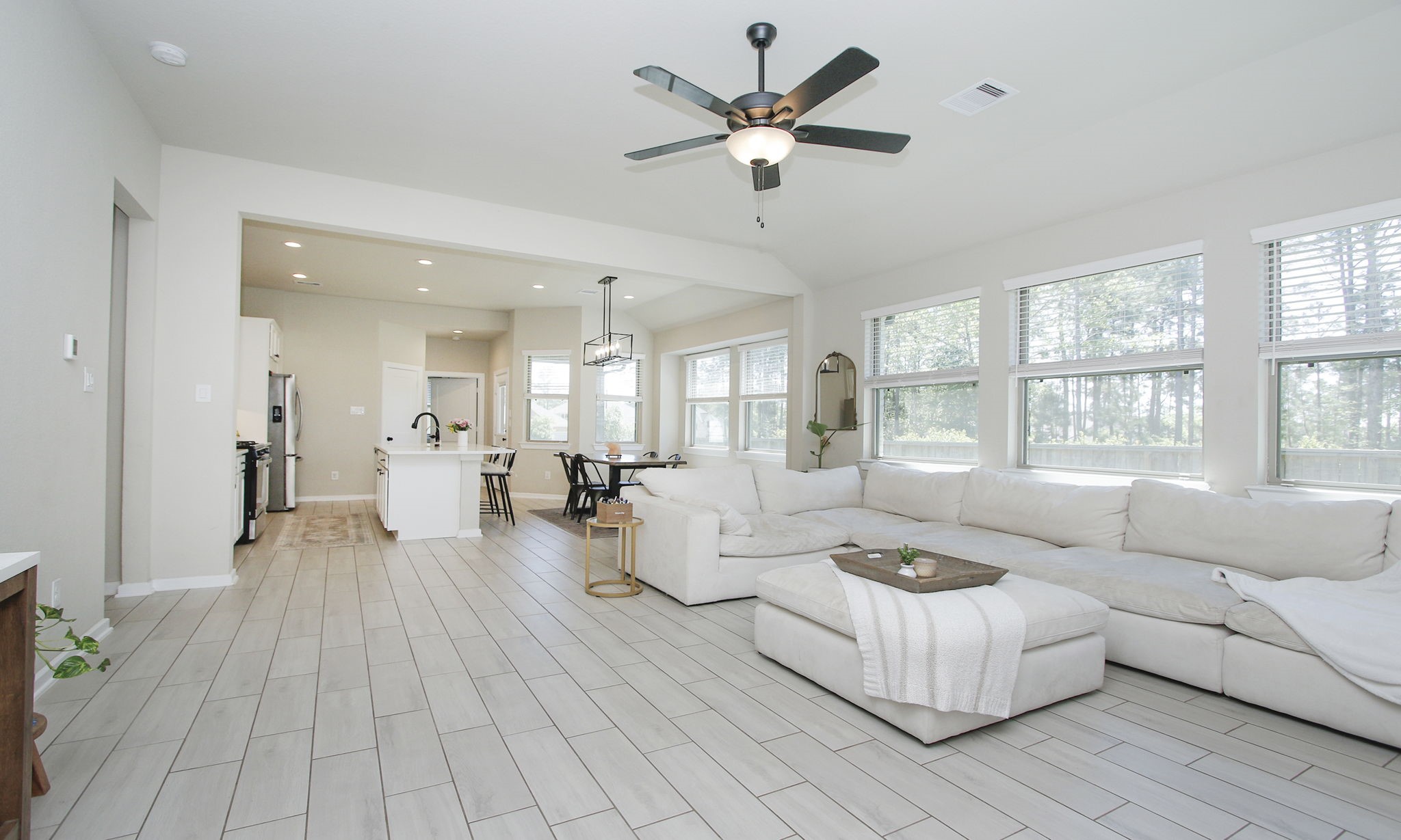 320 Rise Lane Montgomery, TX 77316 - Photo 9 of 43