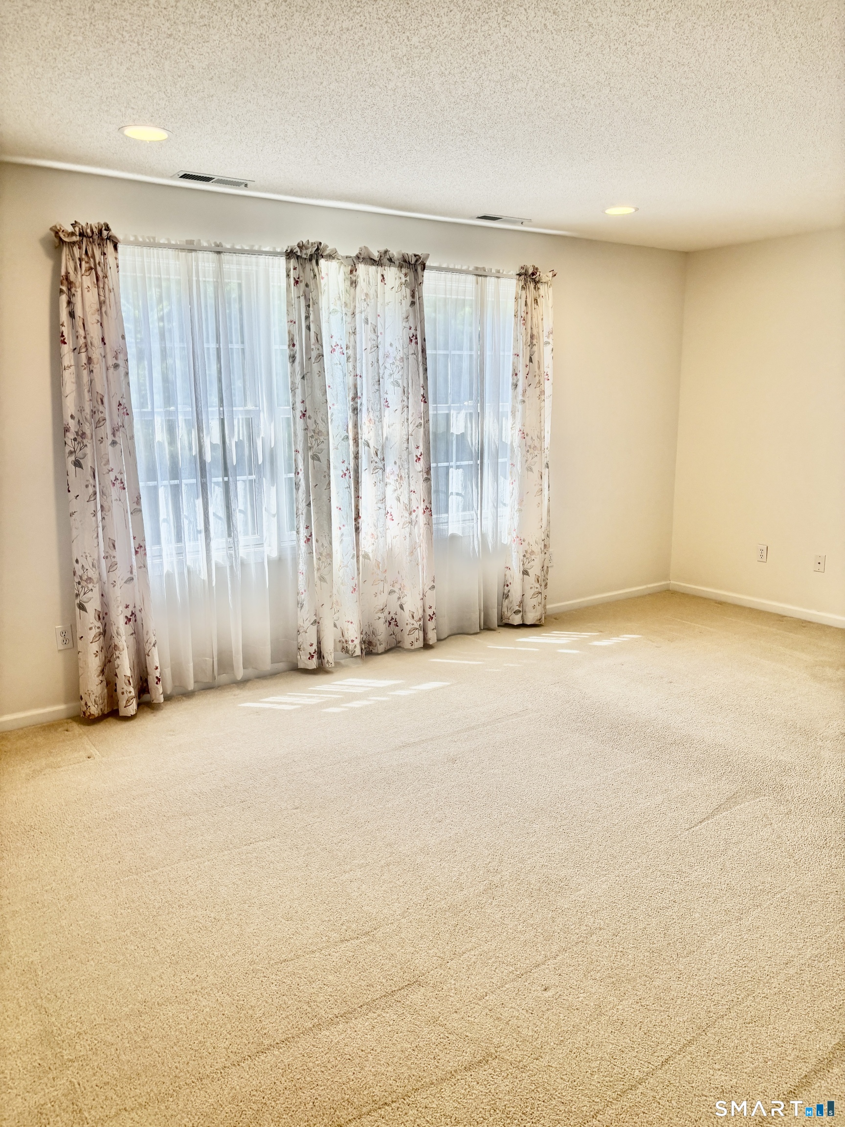 91 Valley View Road Manchester, CT 06040 - Photo 27 of 40