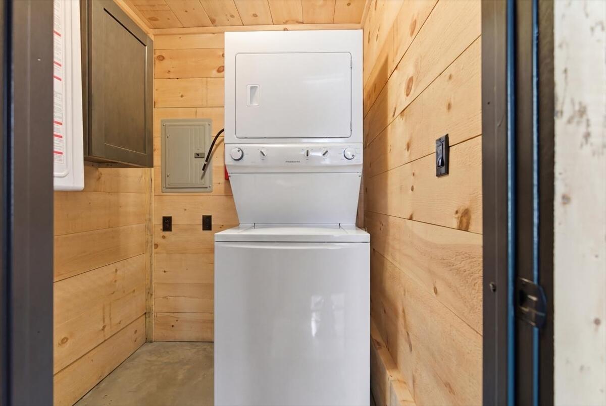 471 Bisbee Town Road Waterford, ME 04088 - Photo 47 of 79 47-interior_laundry