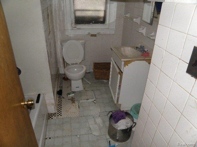 unit 1 bathroom