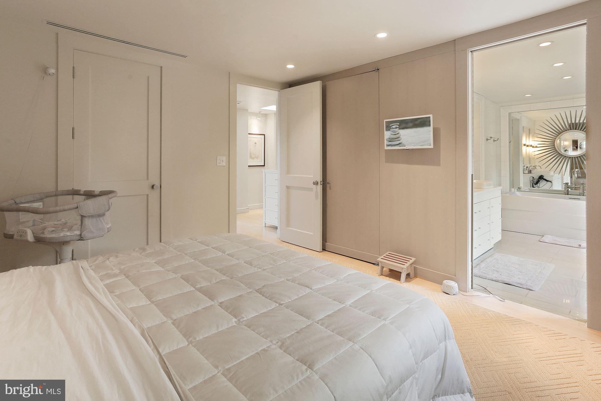 2118 S Street Northwest Washington, DC 20008 - Photo 11 of 25 Main Bedroom