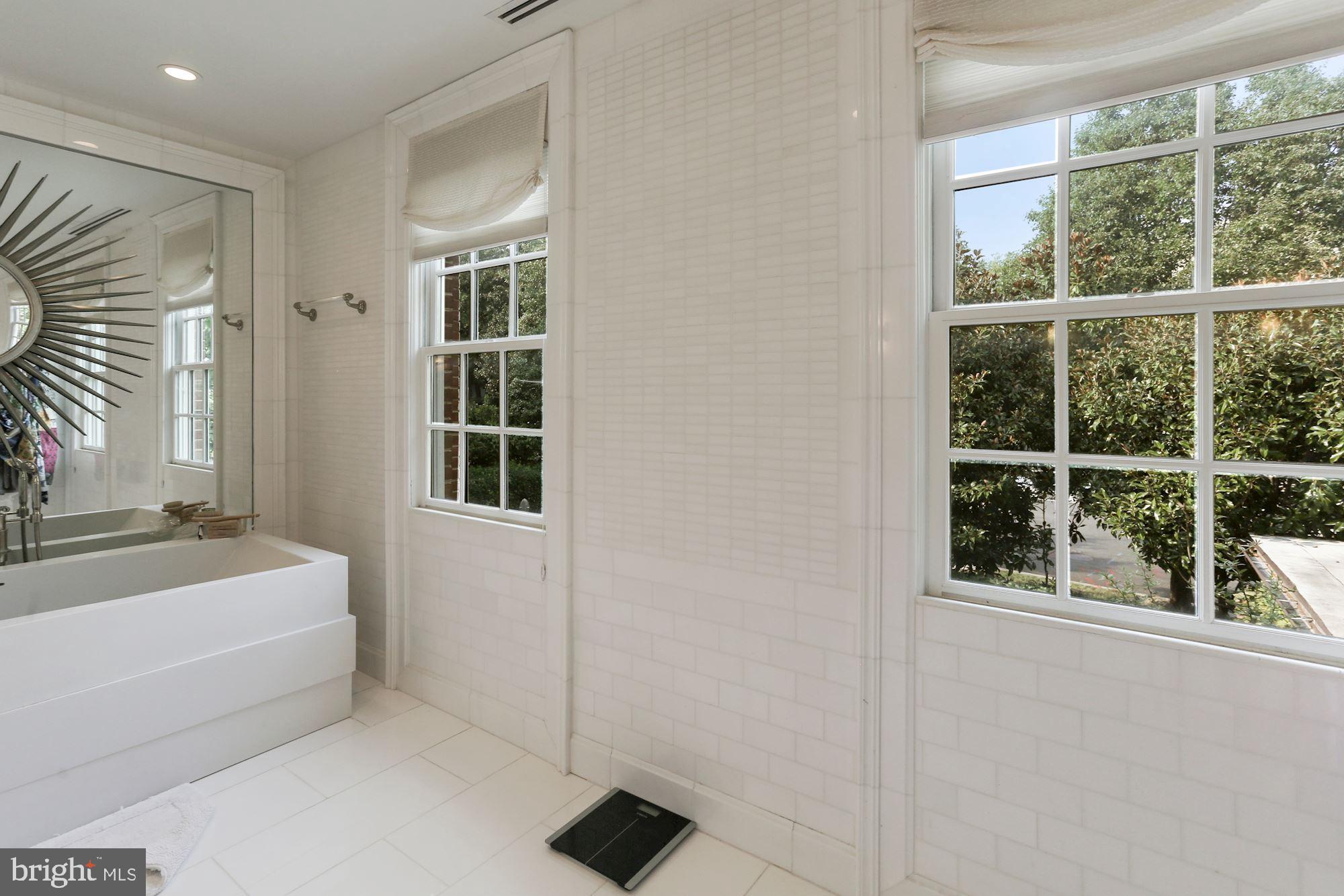 2118 S Street Northwest Washington, DC 20008 - Photo 12 of 25 Main Bath