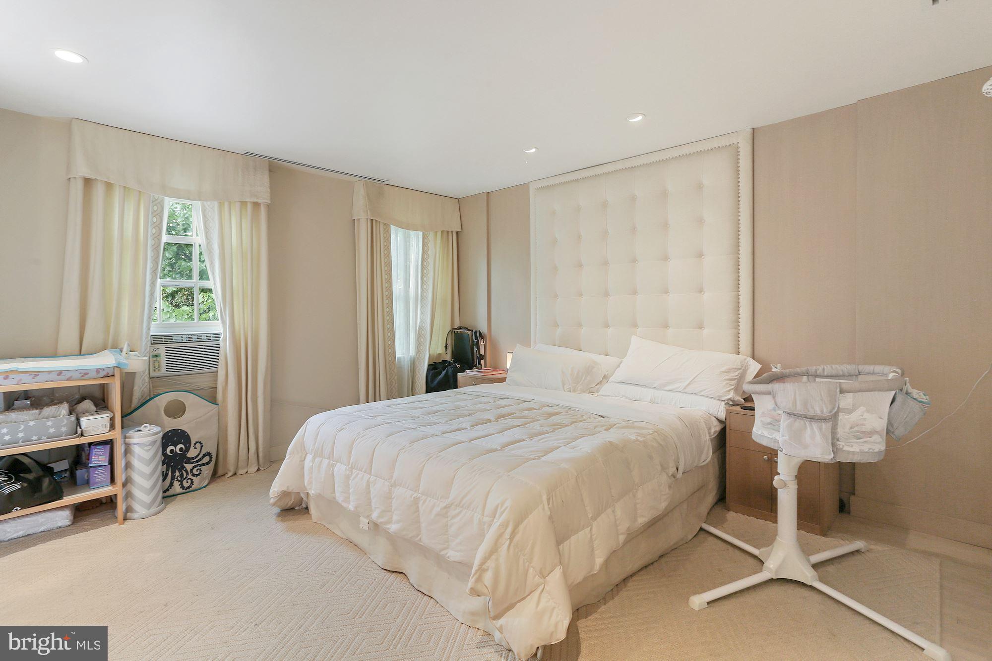 2118 S Street Northwest Washington, DC 20008 - Photo 9 of 25 Main Bedroom