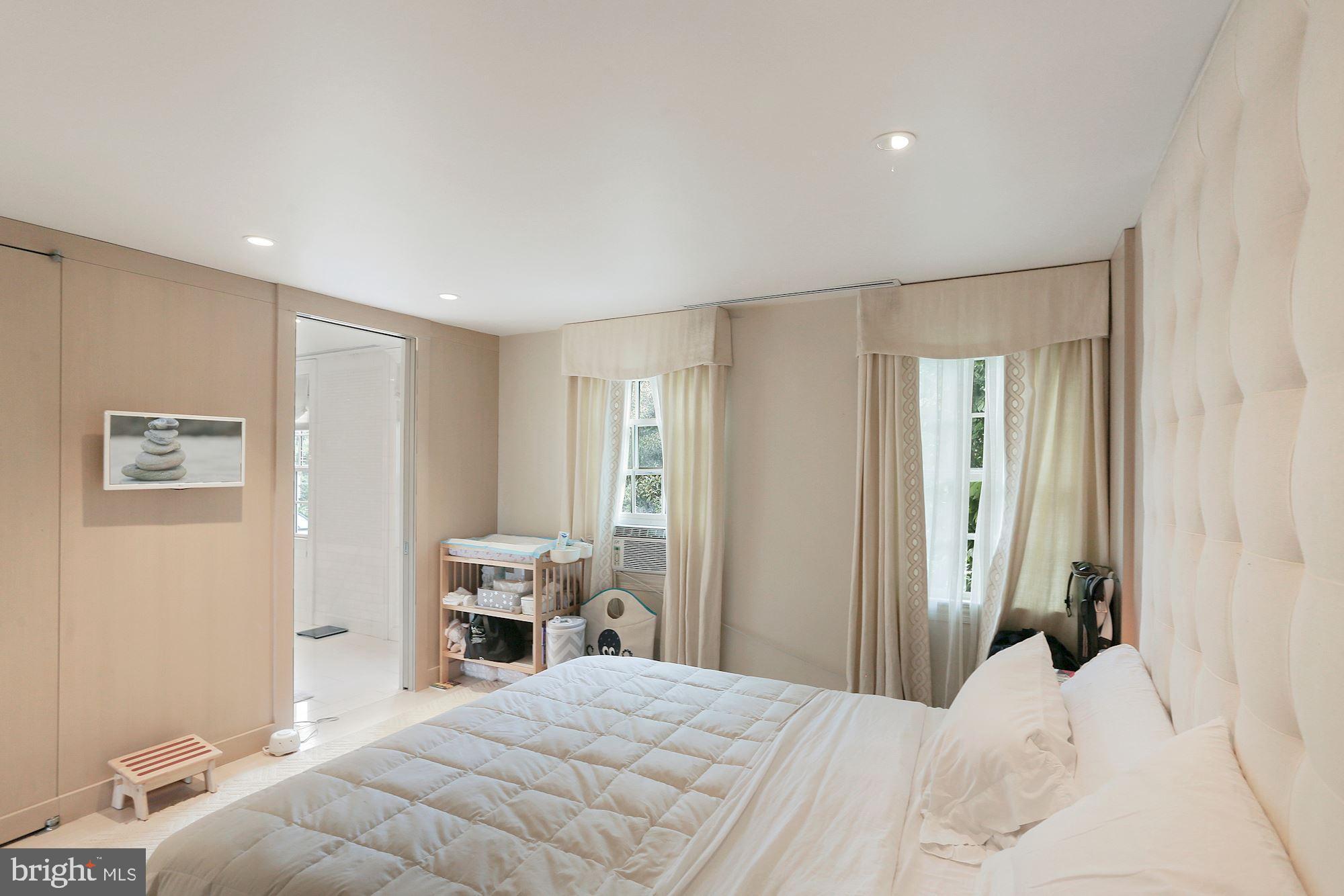 2118 S Street Northwest Washington, DC 20008 - Photo 10 of 25 Main Bedroom