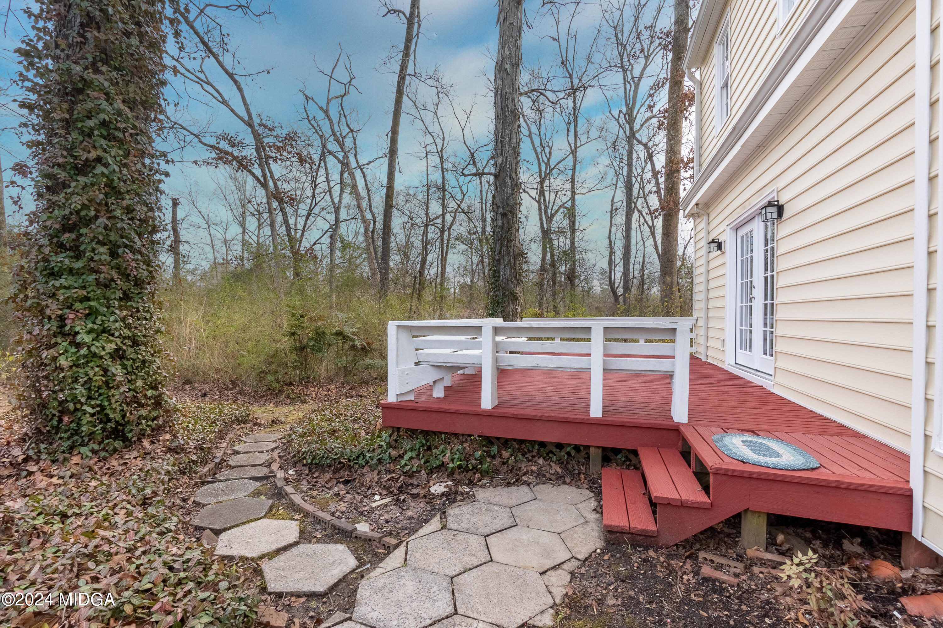 401 Stone Edge Road Macon, GA 31210 - Photo 54 of 69 a view of a yard with chairs