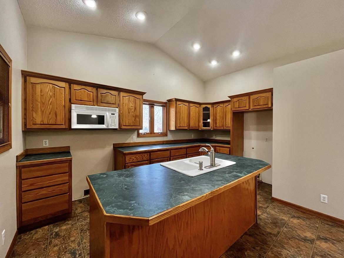 1688 West McMillan Road Muskegon, MI 49445 - Photo 3 of 27 482612943_9826308427421661_8813354787261