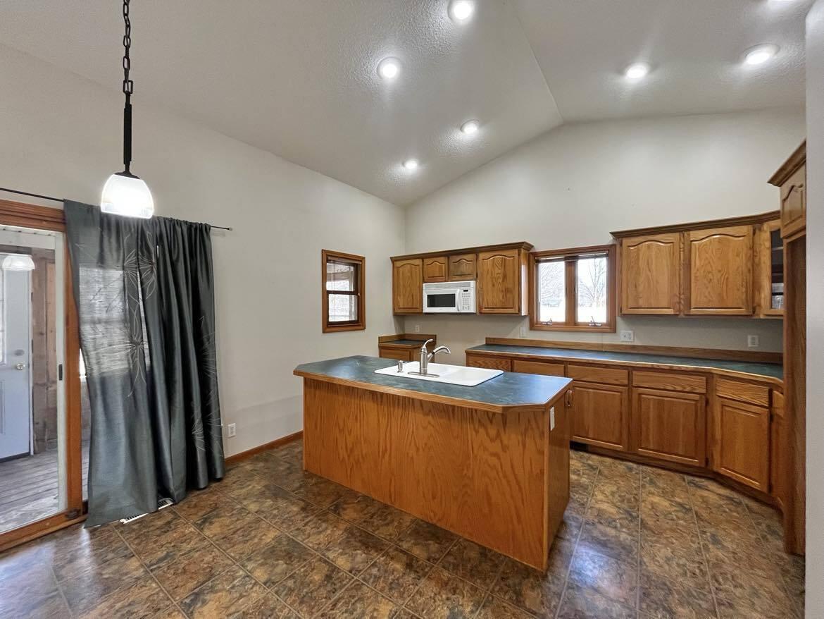 1688 West McMillan Road Muskegon, MI 49445 - Photo 4 of 27 483425435_3629721050497403_2780808005244