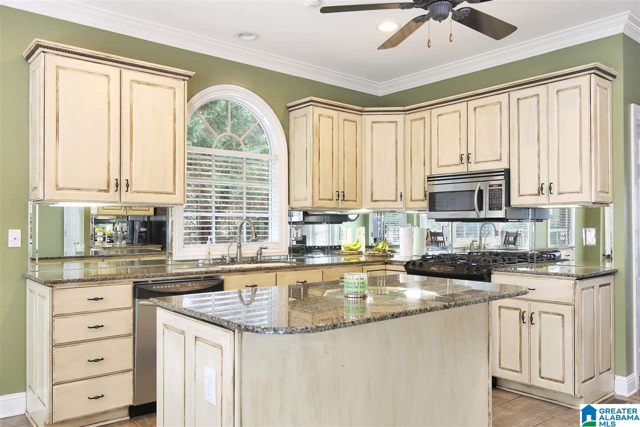 406 Woodward Road Trussville, AL 35173 - Photo 11 of 38