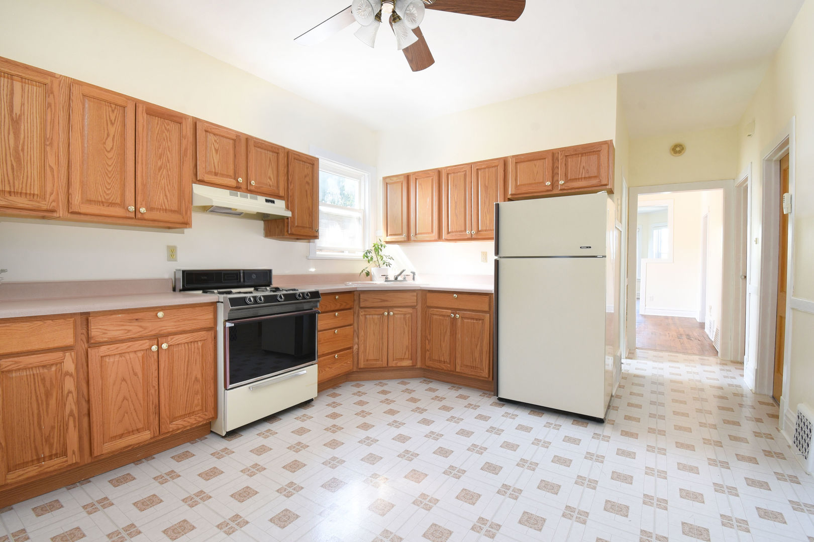 2323 North Kilbourn Avenue Chicago, IL 60639 - Photo 8 of 18