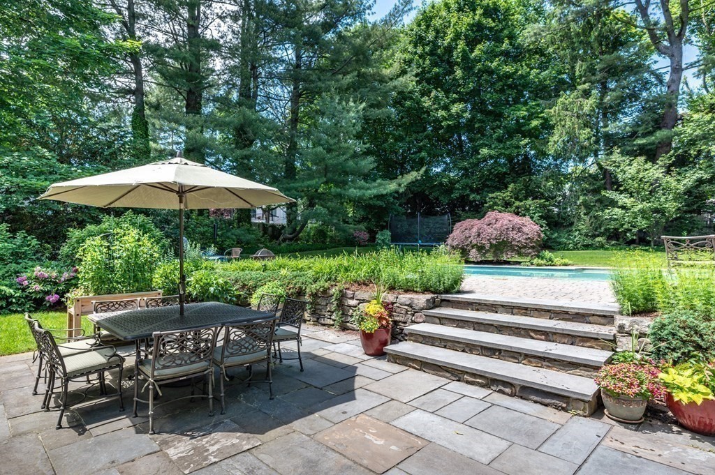 26 Country Club Road Newton, MA 02459 - Photo 16 of 36