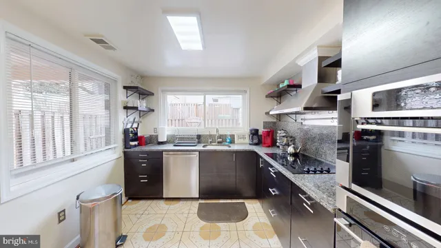 $420,000 | 2217 Saunders Drive, Herndon, VA 20170