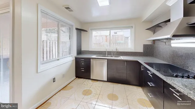 $420,000 | 2217 Saunders Drive, Herndon, VA 20170