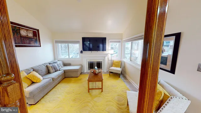 $420,000 | 2217 Saunders Drive, Herndon, VA 20170