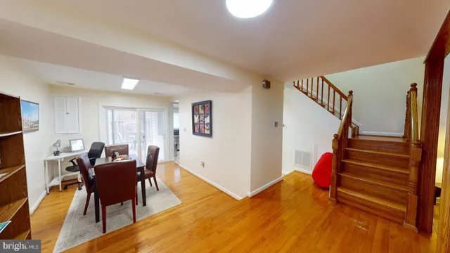 $420,000 | 2217 Saunders Drive, Herndon, VA 20170