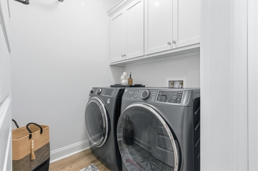 165 Silver Bluff Circle Brunswick, GA 31523 - Photo 35 of 49 Laundry Room