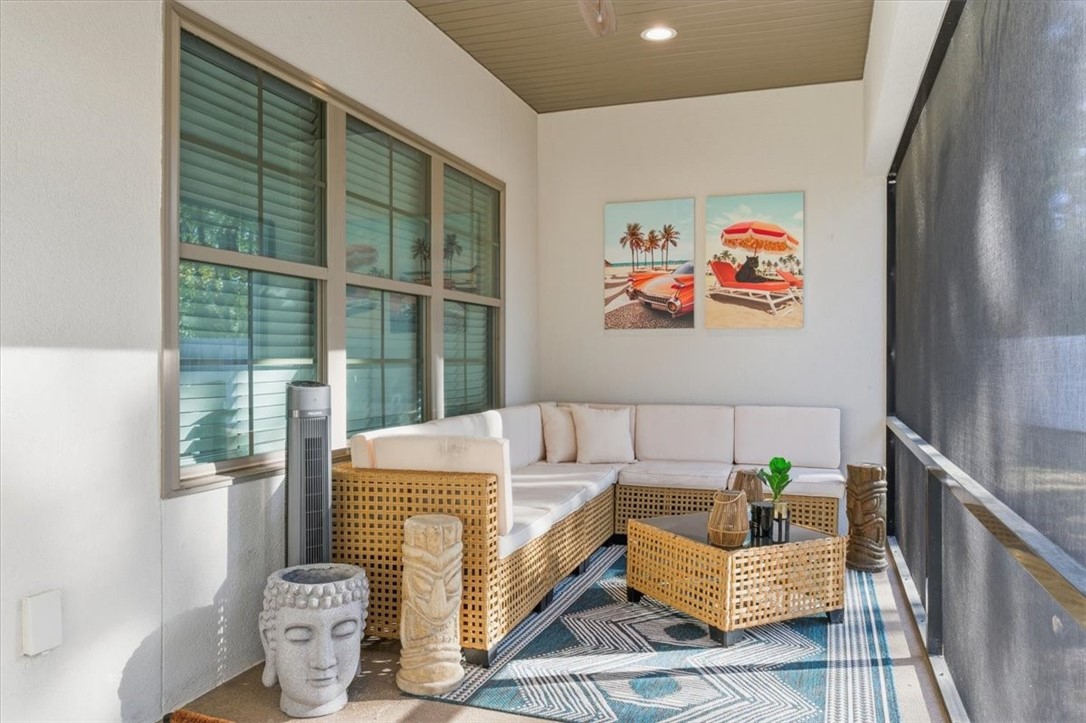 165 Silver Bluff Circle Brunswick, GA 31523 - Photo 36 of 49 Screened Back Porch