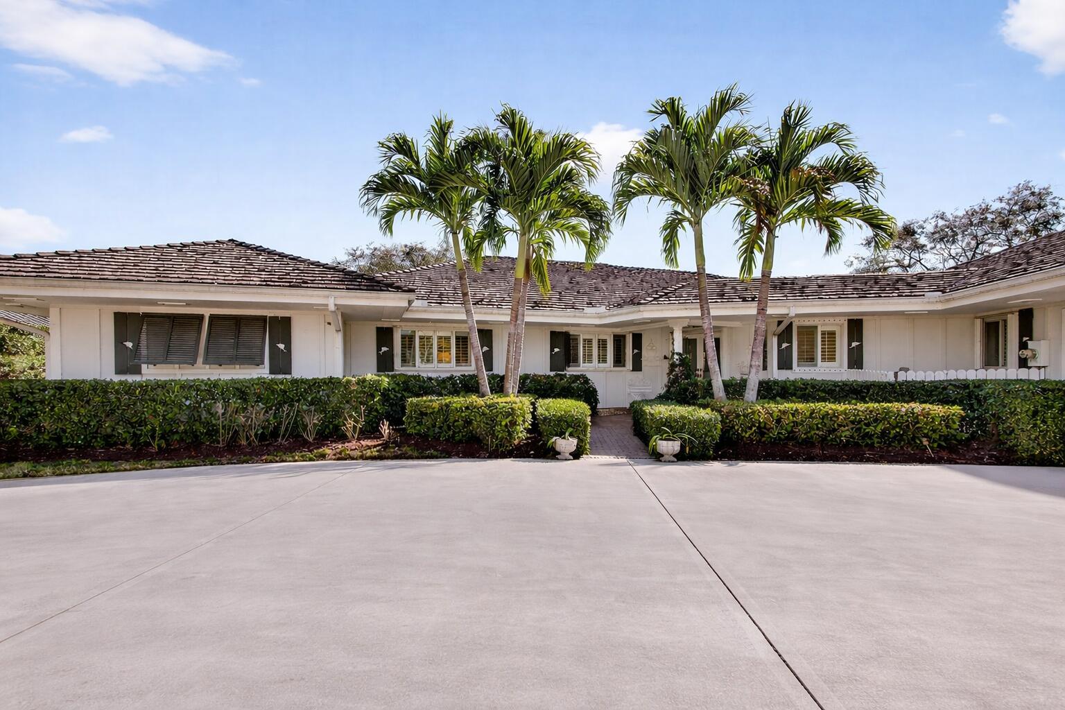 5610 Southeast Winged Foot Drive Stuart, FL 34997 - Photo 2 of 52 Front Photo Main