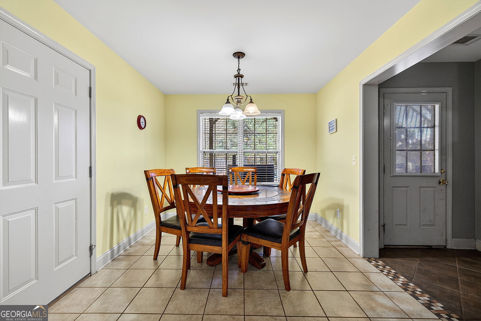 360 Happy Hill Road Carrollton, GA 30116 - Photo 30 of 50 a dining room with furniture and window