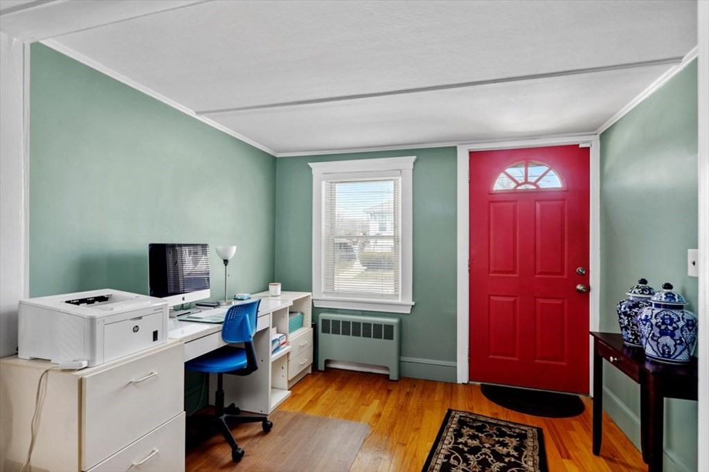 11 Castle Road Weymouth, MA 02189 - Photo 4 of 32 Gallery Image 4