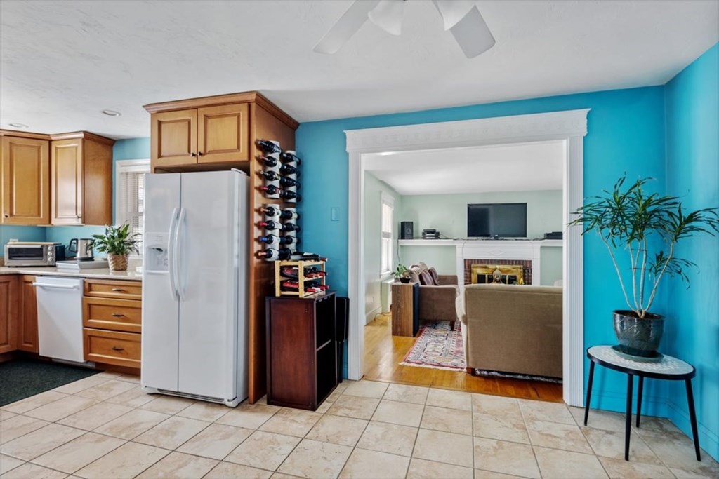 11 Castle Road Weymouth, MA 02189 - Photo 8 of 32 Gallery Image 8