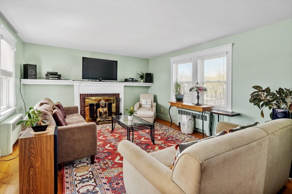 11 Castle Road Weymouth, MA 02189 - Photo 9 of 32 Gallery Image 9