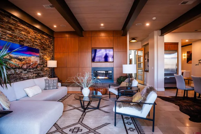 $2,125,000 | 235 Rock Point Drive, Unit 235B, Durango, CO 81301
