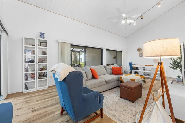 $415,000 | 14223 Cypress Circle, Unit 14223, Tampa, FL 33618