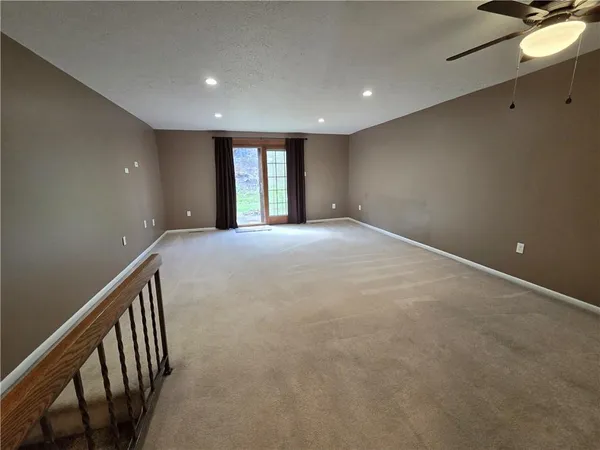 $1,750 | 711 Newton Square Drive, Coraopolis, PA 15108