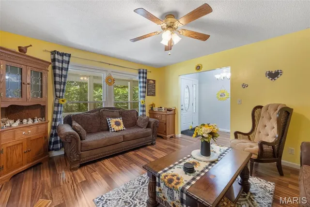 $384,900 | 640 East Capri Drive, Bonne Terre, MO 63628