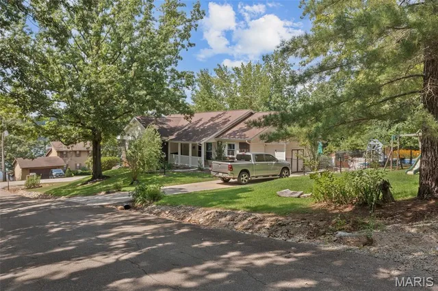 $384,900 | 640 East Capri Drive, Bonne Terre, MO 63628