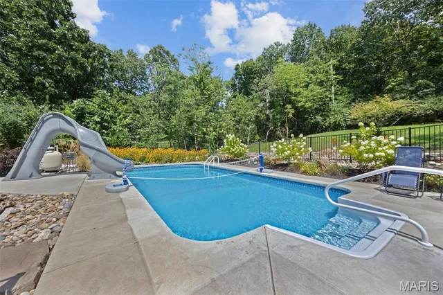 $384,900 | 640 East Capri Drive, Bonne Terre, MO 63628