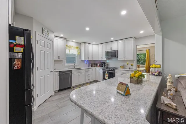 $384,900 | 640 East Capri Drive, Bonne Terre, MO 63628