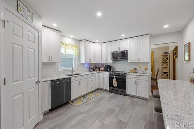 $384,900 | 640 East Capri Drive, Bonne Terre, MO 63628