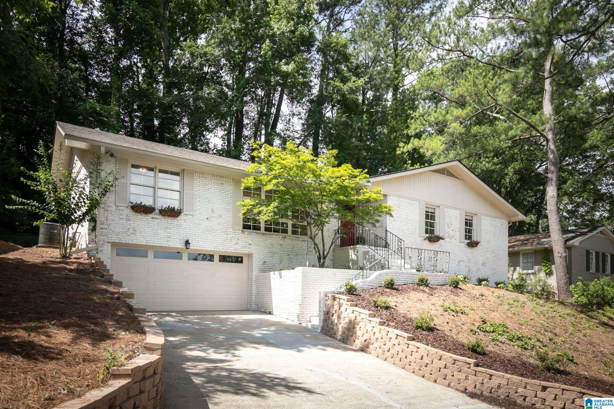 4117 Winston Way Birmingham, AL 35213 - Photo 4 of 69