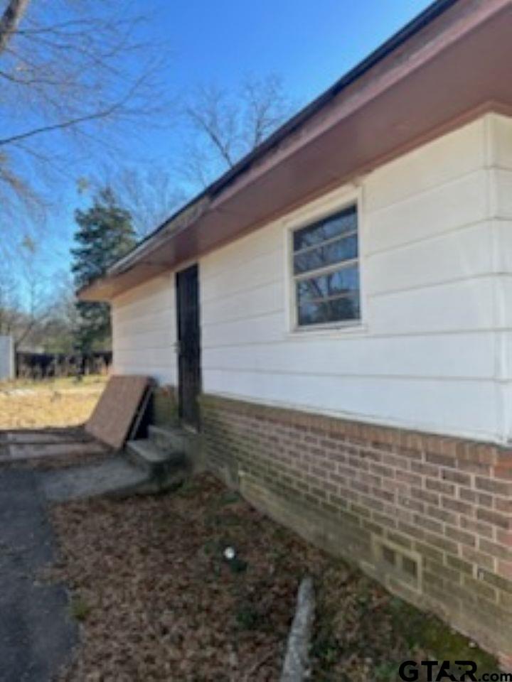 1510 Ray Street Longview, TX 75602 - Photo 2 of 6 a view of outdoor space and yard