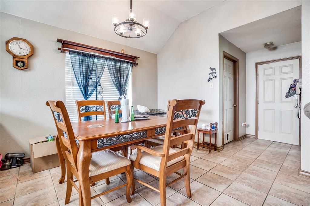 330 High Ridge Drive Krum, TX 76249 - Photo 5 of 27