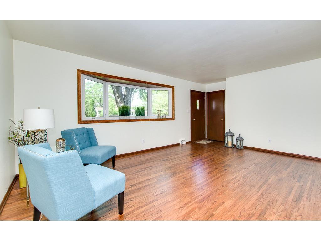 3030 Pascal Street Roseville, MN 55113 - Photo 3 of 17 Gallery Image 3