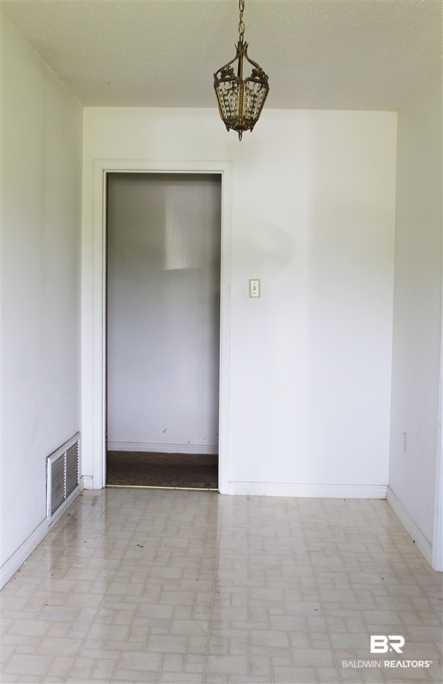 1701 Dawes Road Mobile, AL 36695 - Photo 3 of 21 Foyer
