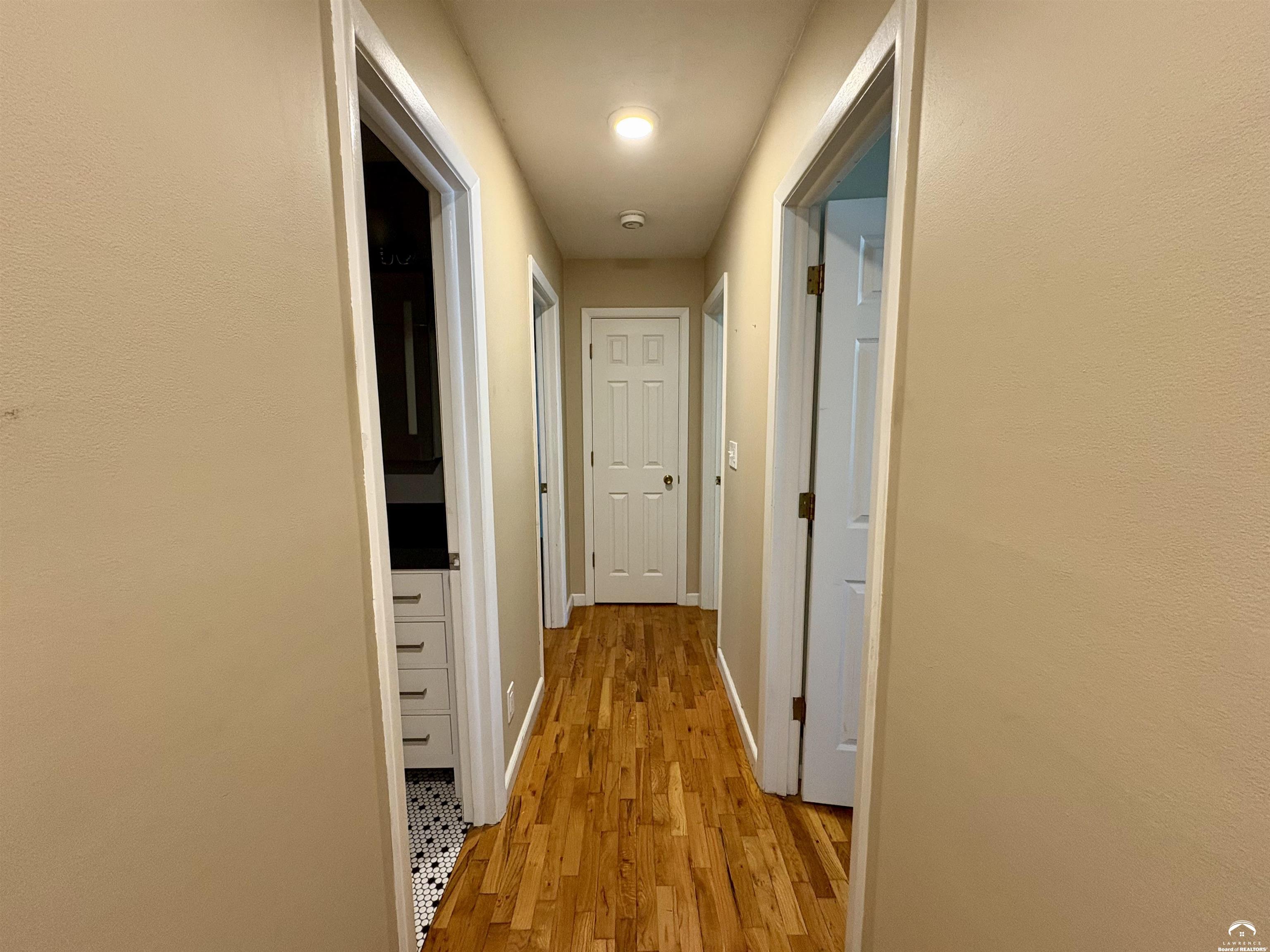 507 Arizona Street Lawrence, KS 66049 - Photo 13 of 49