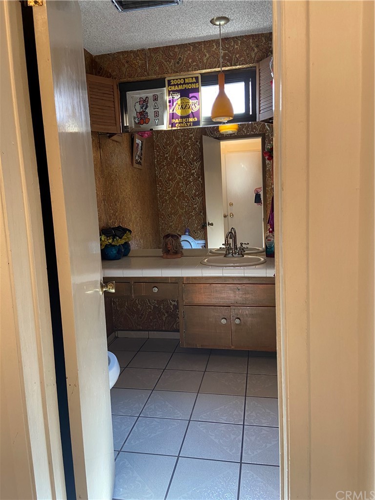 710 West Spruce Avenue Inglewood, CA 90301 - Photo 25 of 33