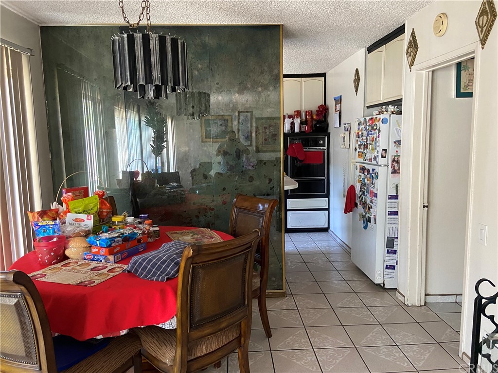 710 West Spruce Avenue Inglewood, CA 90301 - Photo 6 of 33