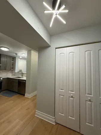 $2,575 | 345 North LaSalle Drive, Unit 305, Chicago, IL 60654