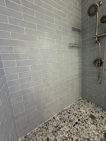 a close up view of a washer and dryer