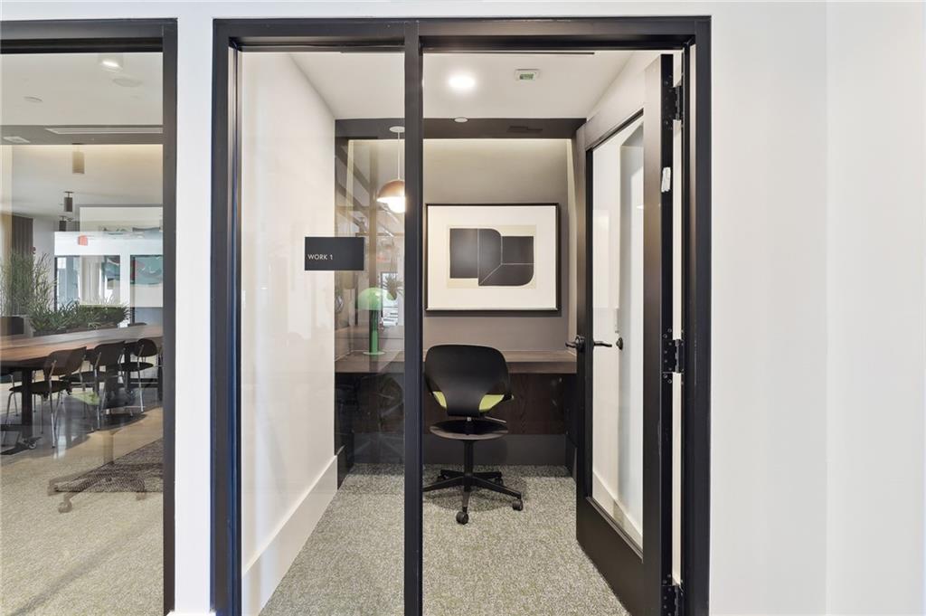 2945 Cumberland Mall, Unit T1032 Atlanta, GA 30339 - Photo 30 of 31 a view of living room