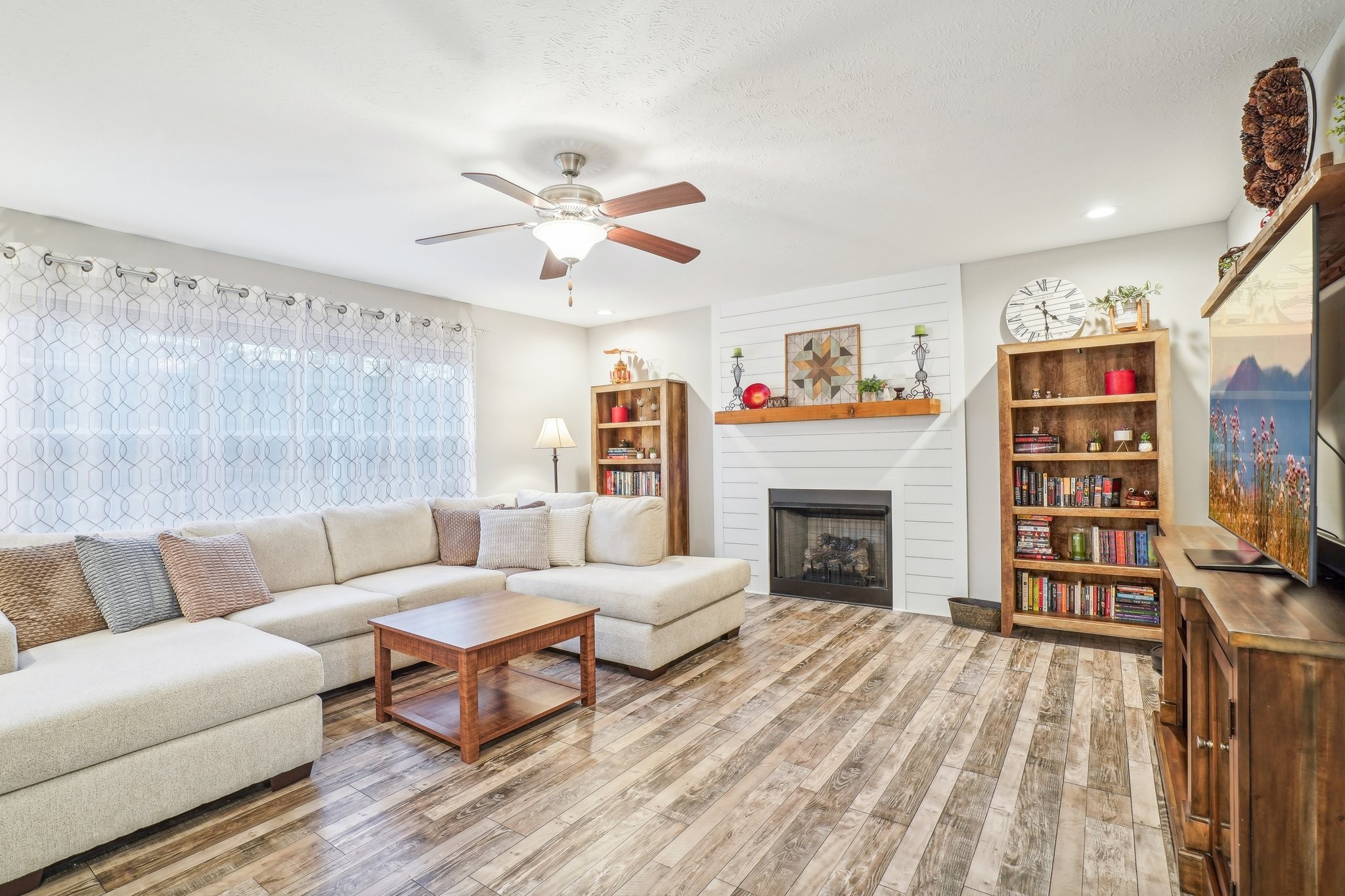 1689 Rains Road Clarksville, TN 37042 - Photo 3 of 49