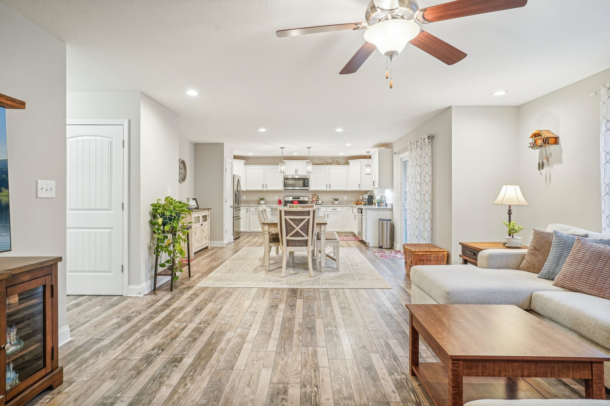 1689 Rains Road Clarksville, TN 37042 - Photo 5 of 49