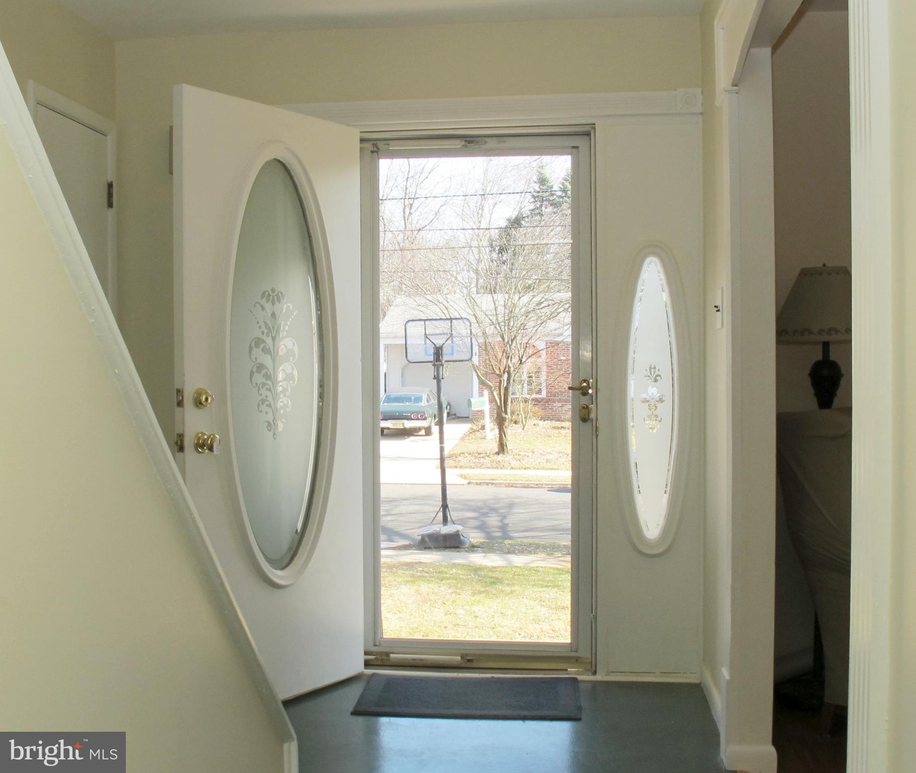 2413 Beverly Road Cinnaminson, NJ 08077 - Photo 4 of 27 Foyer