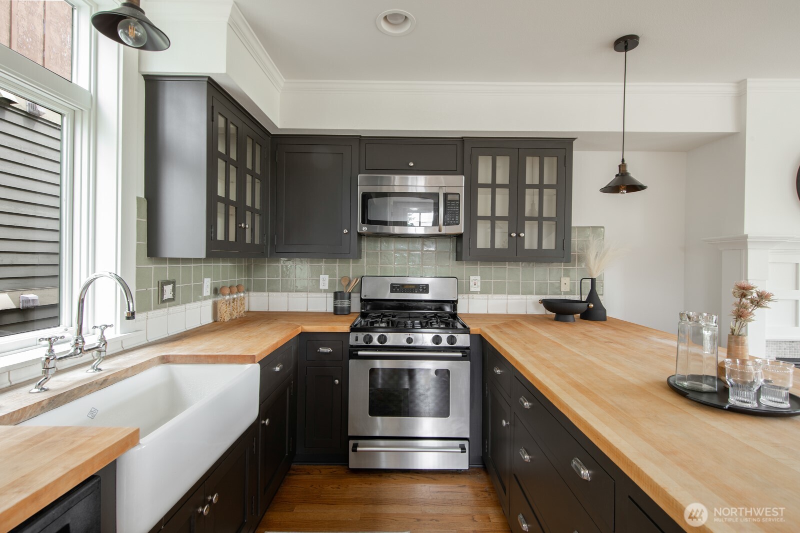 716 North 41st Street Seattle, WA 98103 - Photo 11 of 37 Gallery Image 11