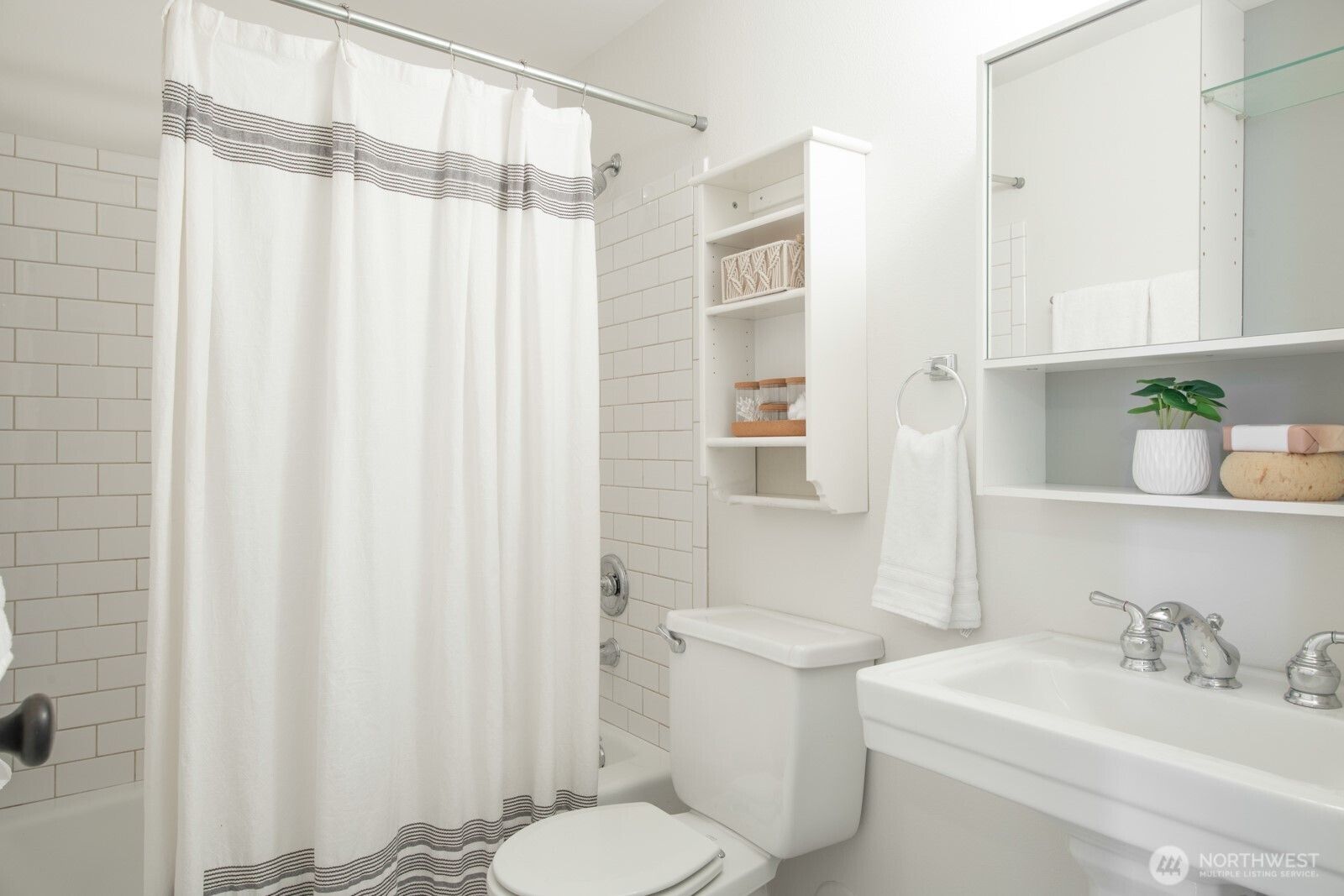 716 North 41st Street Seattle, WA 98103 - Photo 23 of 37 Gallery Image 23