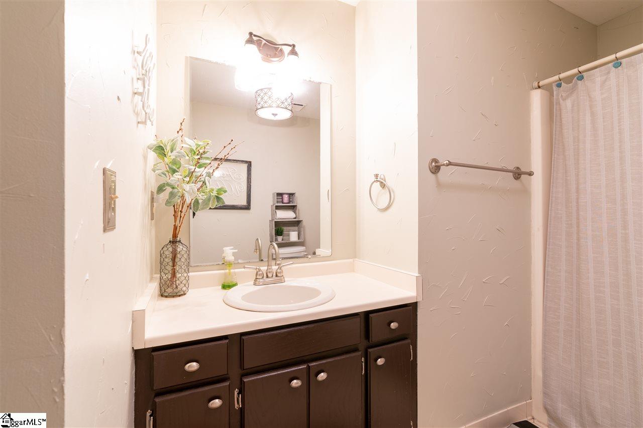 218 Foxhound Road Simpsonville, SC 29680 - Photo 17 of 35 Gallery Image 17